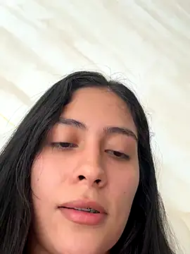 Snapshot of Sophie__Foxxx chatting on 10-02-25, 03:41 Sophie Foxxx online show from 10-02-25, 03:41