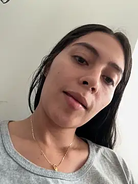 Snapshot of Sophie__Foxxx chatting on 10-18-25, 09:37 Sophie Foxxx online show from 10-18-25, 09:37