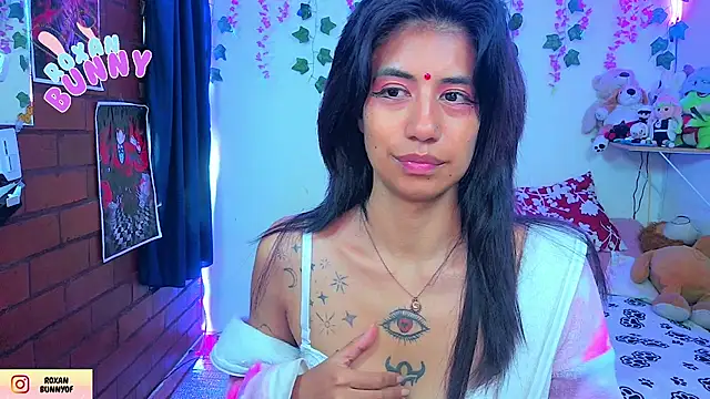 Snapshot of Roxanbunny1 chatting on 06-22-26, 04:15 Roxanbunny1 online show from 06-22-26, 04:15