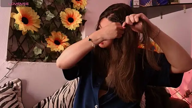 kisstarxxx online show from 04-17-26, 05:43