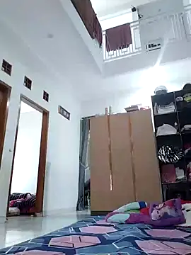 Snapshot of Dwirosebig chatting on 10-11-25, 05:17 Dwirosebig online show from 10-11-25, 05:17