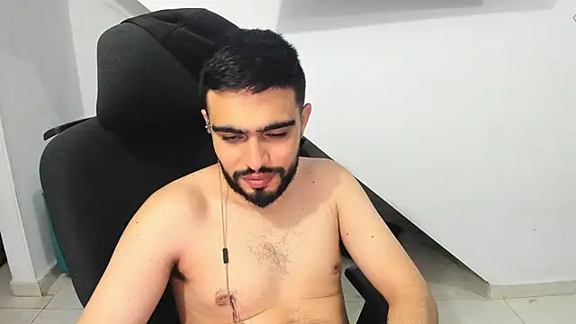 Snapshot of Lia-y-felipe chatting on 05-25-26, 12:27 Lia-y-felipe online show from 05-25-26, 12:27