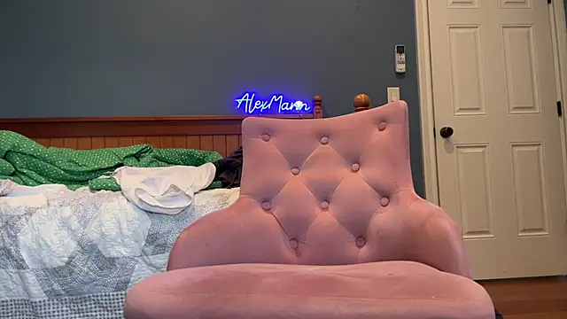 Snapshot of alexmannd chatting on 12-15-24, 05:53 alexmannd online show from 12-15-24, 05:53