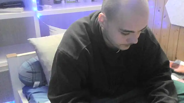 Snapshot of ItalianVinDiesel chatting on 01-05-25, 04:27 ItalianVinDiesel online show from 01-05-25, 04:27