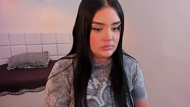 martinasaez online show from 11-26-25, 01:12