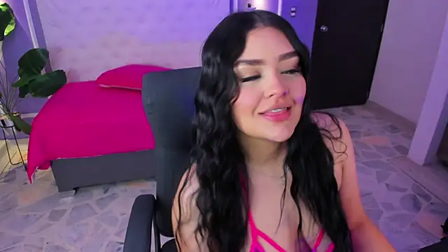 Snapshot of martinasaez chatting on 07-06-26, 08:22 martinasaez online show from 07-06-26, 08:22