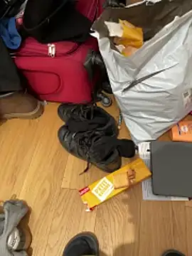 la chiennete online show from 12-15-25, 08:51