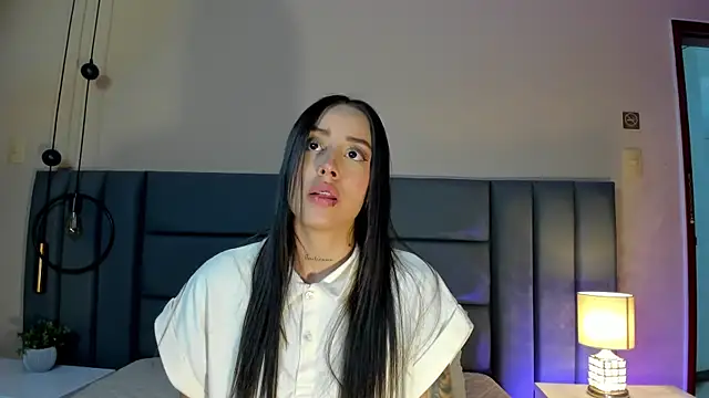 Snapshot of NoraDasilva chatting on 09-25-25, 12:58 NoraDasilva online show from 09-25-25, 12:58