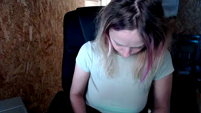 Snapshot of las_sweet chatting on 12-17-25, 10:21 las sweet online show from 12-17-25, 10:21