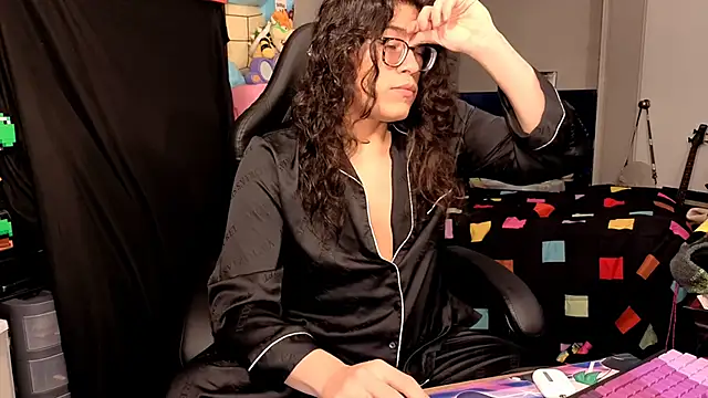 ShinyCherub online show from 11-29-25, 06:33