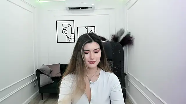 AnneTLi online show from 09-25-25, 03:21