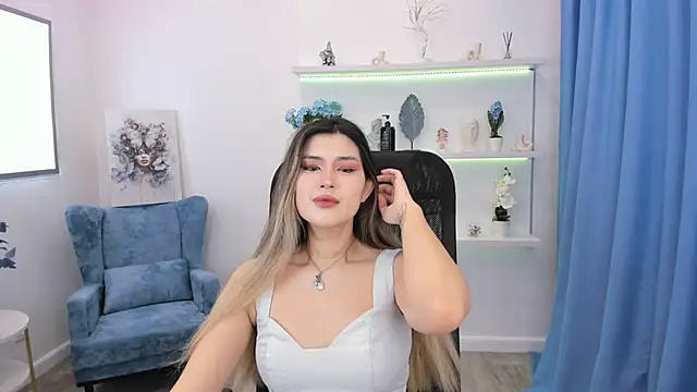 AnneTLi online show from 09-30-25, 03:22