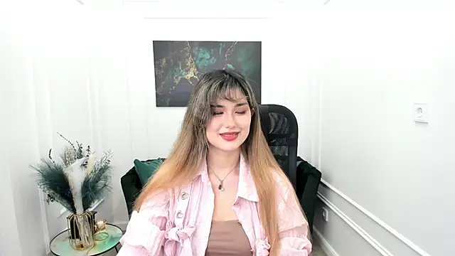 AnneTLi online show from 05-22-26, 04:41