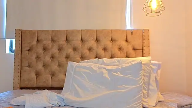 KeryHillson online show from 04-18-26, 03:05