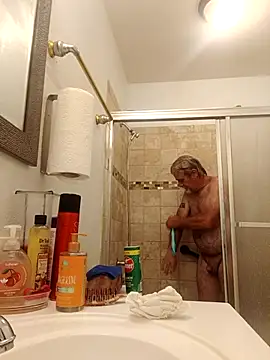 Snapshot of TTolbert chatting on 09-09-25, 04:45 TTolbert online show from 09-09-25, 04:45