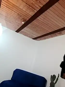 Snapshot of Babylolatop chatting on 12-20-24, 06:45 Babylolatop online show from 12-20-24, 06:45