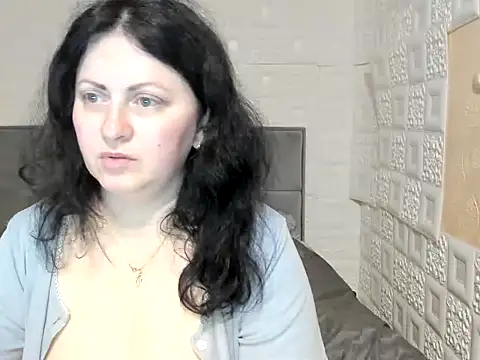 Snapshot of Lillian2 chatting on 03-16-25, 06:09 Lillian2 online show from 03-16-25, 06:09