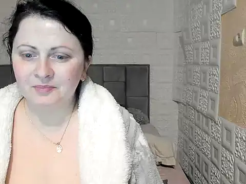 Snapshot of Lillian2 chatting on 03-22-25, 04:37 Lillian2 online show from 03-22-25, 04:37