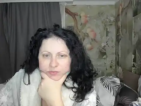 Snapshot of Lillian2 chatting on 11-30-25, 05:50 Lillian2 online show from 11-30-25, 05:50