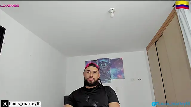 Snapshot of Louis_marley__ chatting on 02-15-26, 06:59 Louis marley online show from 02-15-26, 06:59