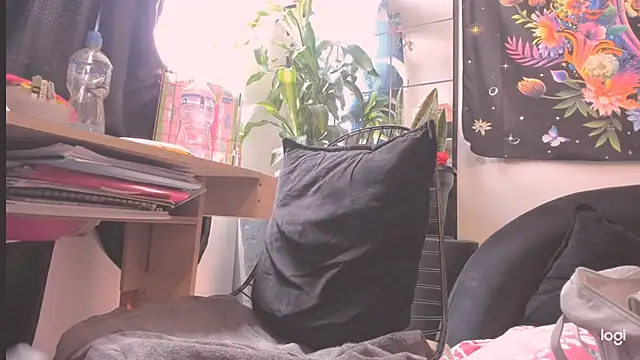 Snapshot of MYFAVOURITESTRAGER chatting on 09-11-25, 03:45 MYFAVOURITESTRAGER online show from 09-11-25, 03:45