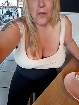 Snapshot of Isabellaa04 chatting on 12-02-24, 09:24 Isabellaa04 online show from 12-02-24, 09:24