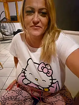 Snapshot of Isabellaa04 chatting on 12-17-24, 08:54 Isabellaa04 online show from 12-17-24, 08:54