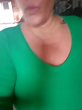 Snapshot of Isabellaa04 chatting on 01-19-25, 12:28 Isabellaa04 online show from 01-19-25, 12:28