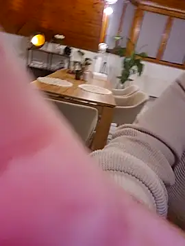 Snapshot of Isabellaa04 chatting on 02-03-25, 08:35 Isabellaa04 online show from 02-03-25, 08:35