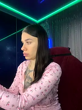 Queen of pain online show from 11-26-25, 06:03