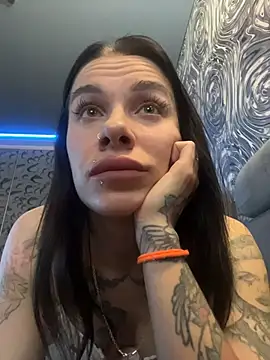 Queen of pain online show from 02-17-26, 06:54