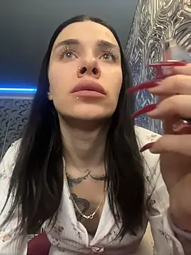 Queen of pain online show from 03-04-26, 06:52