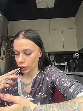 Queen of pain online show from 03-21-26, 07:13