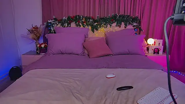 Cosmic Sia online show from 12-20-24, 06:08