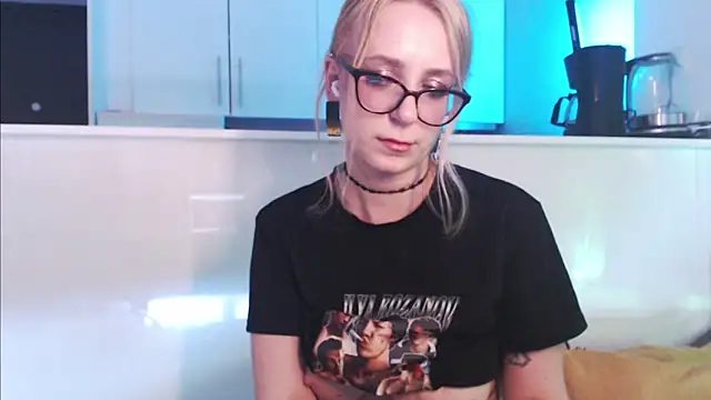 Snapshot of welliza chatting on 05-18-26, 04:07 welliza online show from 05-18-26, 04:07