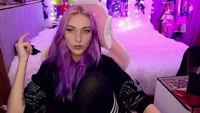 Violet Noir online show from 01-30-25, 11:55