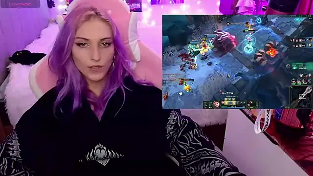 Violet Noir online show from 01-30-25, 02:58