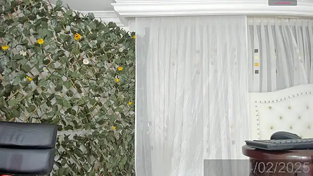 BunnyHotsx online show from 02-04-25, 10:24