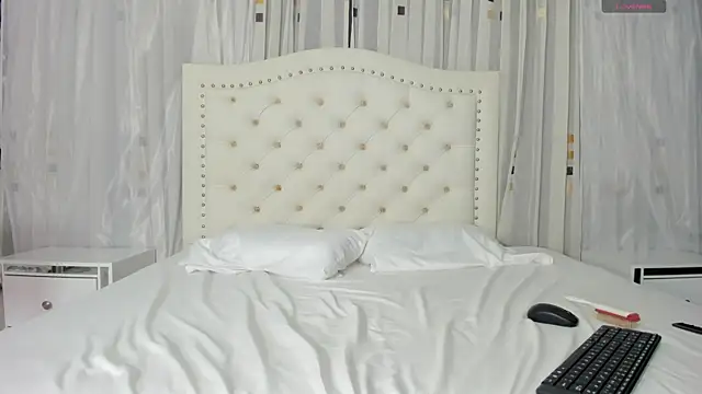 BunnyHotsx online show from 02-23-25, 10:42