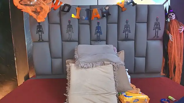  MiaBrown  online show from 10-23-25, 12:04