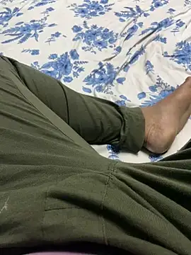 Snapshot of Honeydick7 chatting on 02-16-25, 02:00 Honeydick7 online show from 02-16-25, 02:00