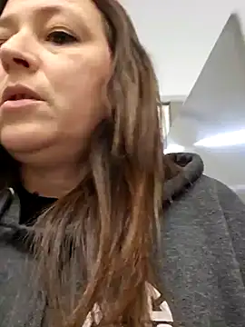 Snapshot of angelbaby1998 chatting on 01-18-25, 04:48 angelbaby1998 online show from 01-18-25, 04:48