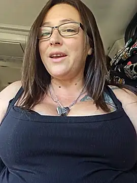 Snapshot of angelbaby1998 chatting on 10-18-25, 06:52 angelbaby1998 online show from 10-18-25, 06:52