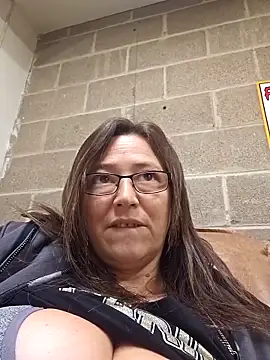 Snapshot of angelbaby1998 chatting on 11-26-25, 05:47 angelbaby1998 online show from 11-26-25, 05:47