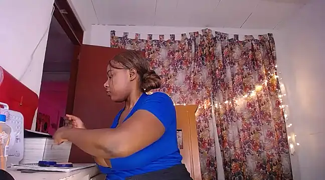 Snapshot of yselahot chatting on 02-21-25, 01:44 yselahot online show from 02-21-25, 01:44