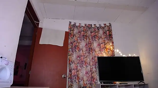 Snapshot of yselahot chatting on 03-05-25, 09:37 yselahot online show from 03-05-25, 09:37