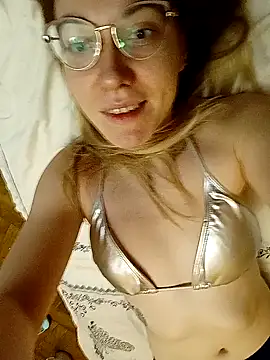 Snapshot of _Sweet_Love_ chatting on 01-04-25, 11:27 Sweet Love online show from 01-04-25, 11:27