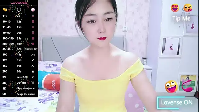 Snapshot of Elvira_baby chatting on 10-22-25, 11:54 Elvira baby online show from 10-22-25, 11:54