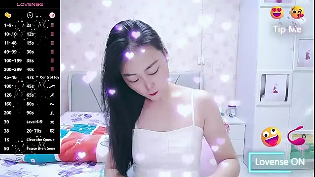 Snapshot of Elvira_baby chatting on 10-28-25, 02:48 Elvira baby online show from 10-28-25, 02:48