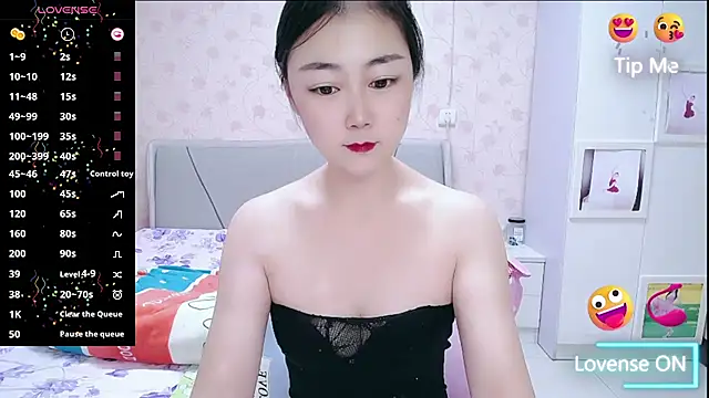 Snapshot of Elvira_baby chatting on 11-13-25, 02:43 Elvira baby online show from 11-13-25, 02:43